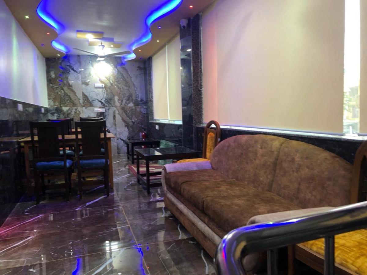 מלון אחמדאבאד The Nest Residency מראה חיצוני תמונה